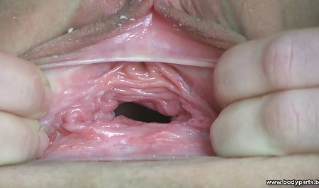 Horny teen любит, чтобы ее киска была заполнена спермой